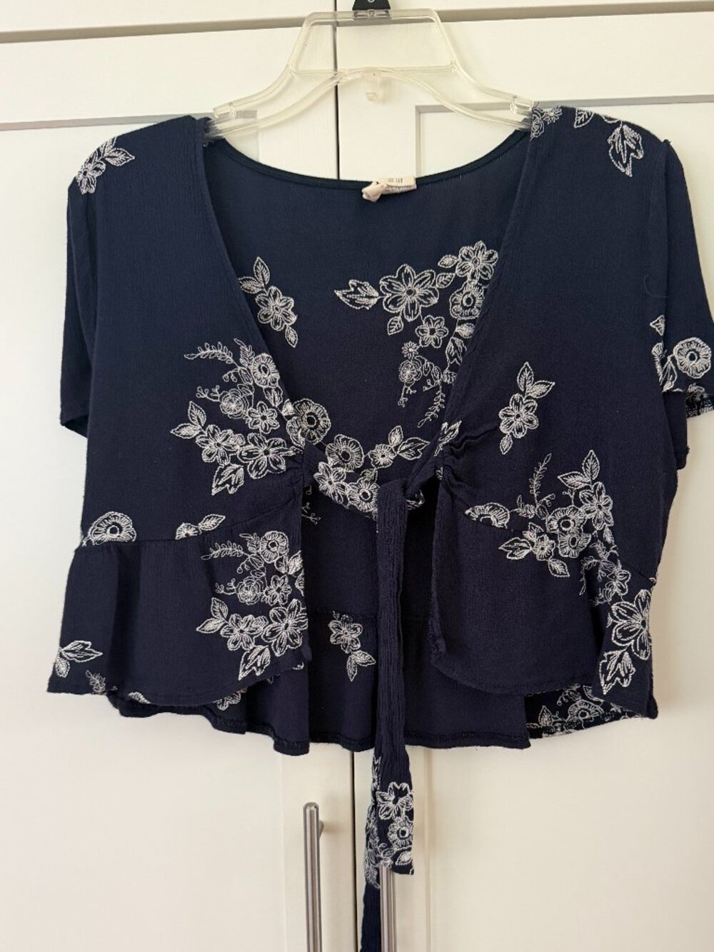 Sky and Sparrow Women's Top, Blouse, Shirt, Blue w/ White Stitched flowers, XL